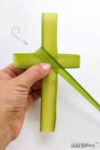 instructional photo for palm cross