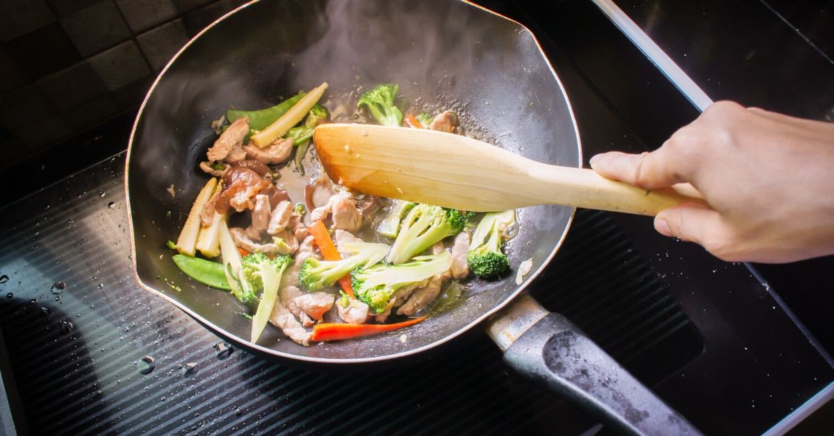 photo of a stir fry cooking in a frying pan