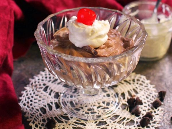 photo shows chocolate mousse in a glass bowl