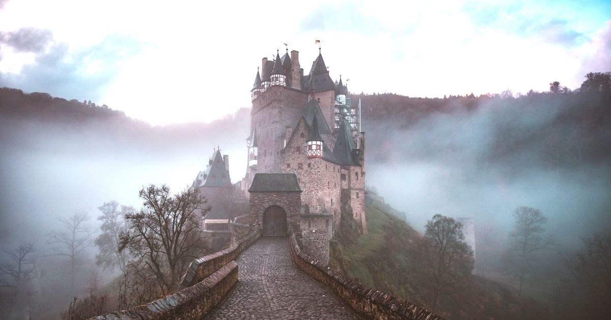 Castle in Burg Eltz by Cederic Vandenberghe