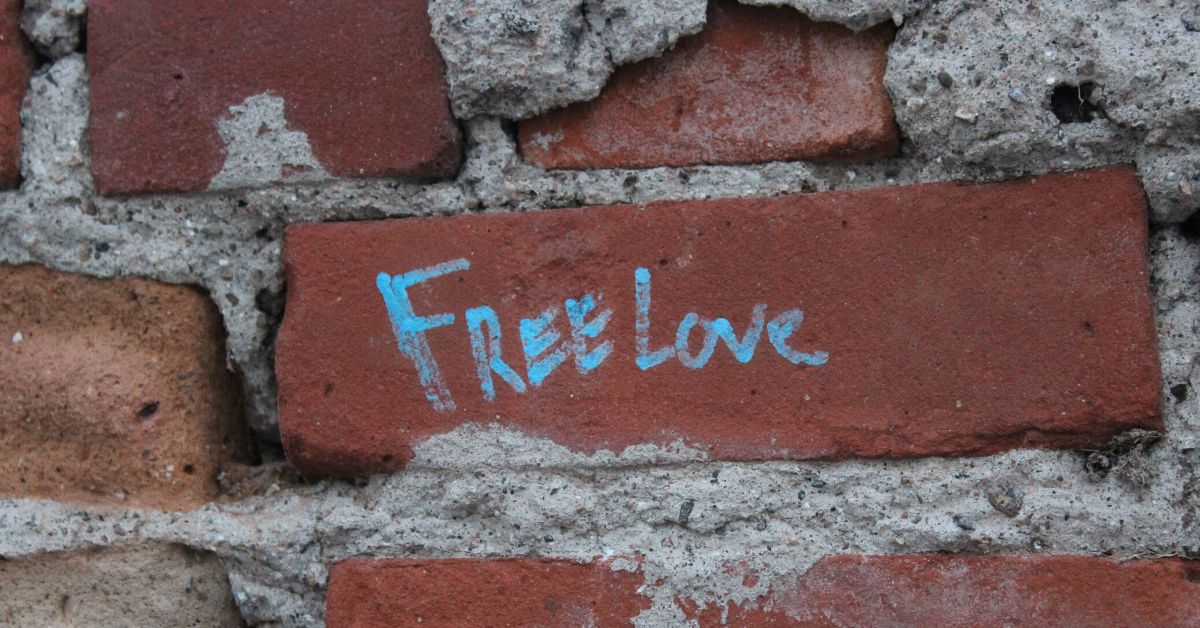 Free Love graffiti