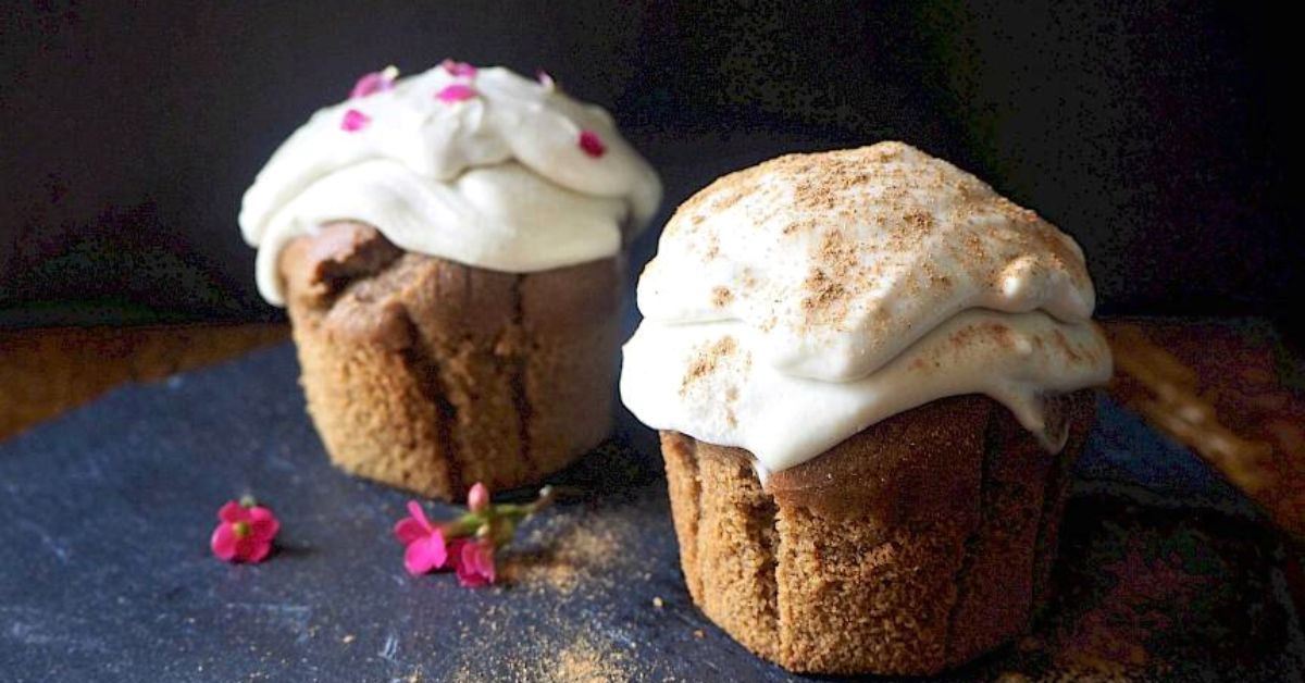 Cupcakes with Cashew frosting